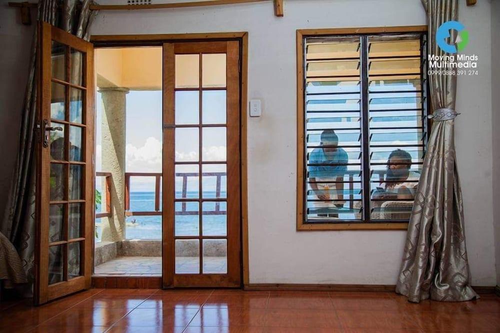 بامادزي بيتش هوليداي ريزورت الفندق من الداخل