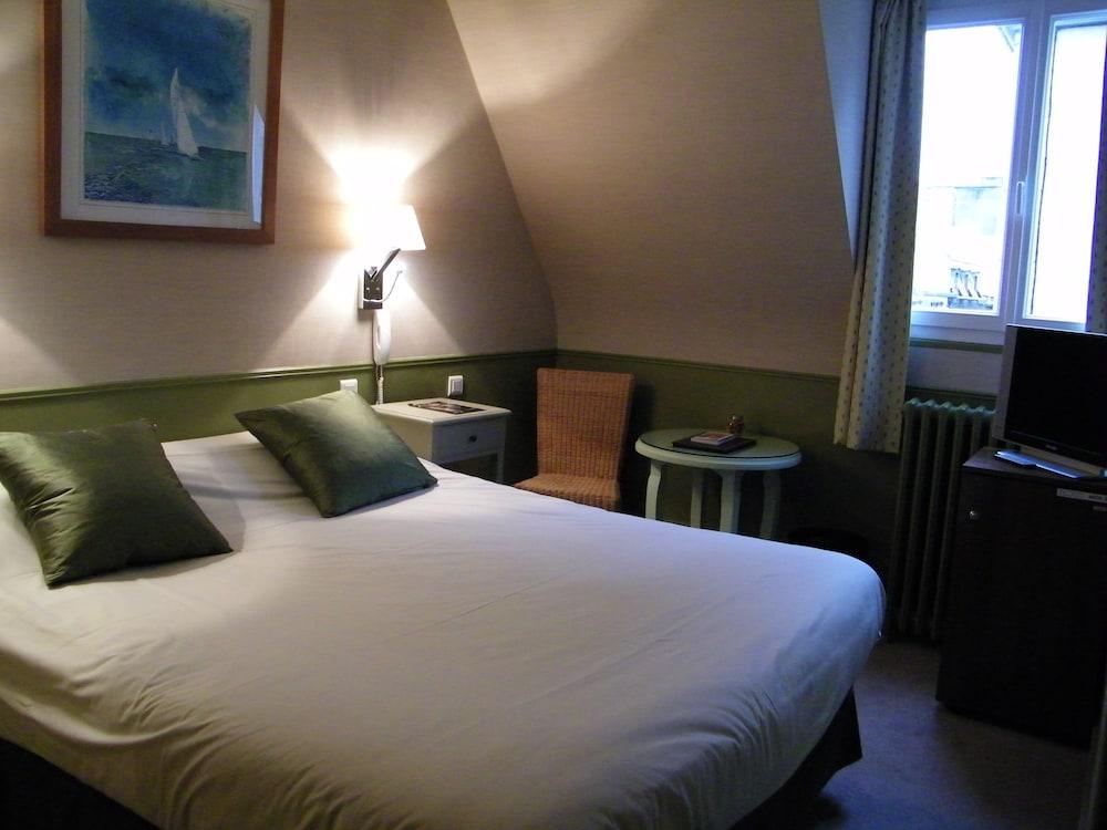 Hôtel Ajoncs d'Or Room