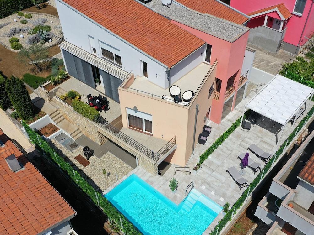 Fabulous Villa in Zadar With Private Pool