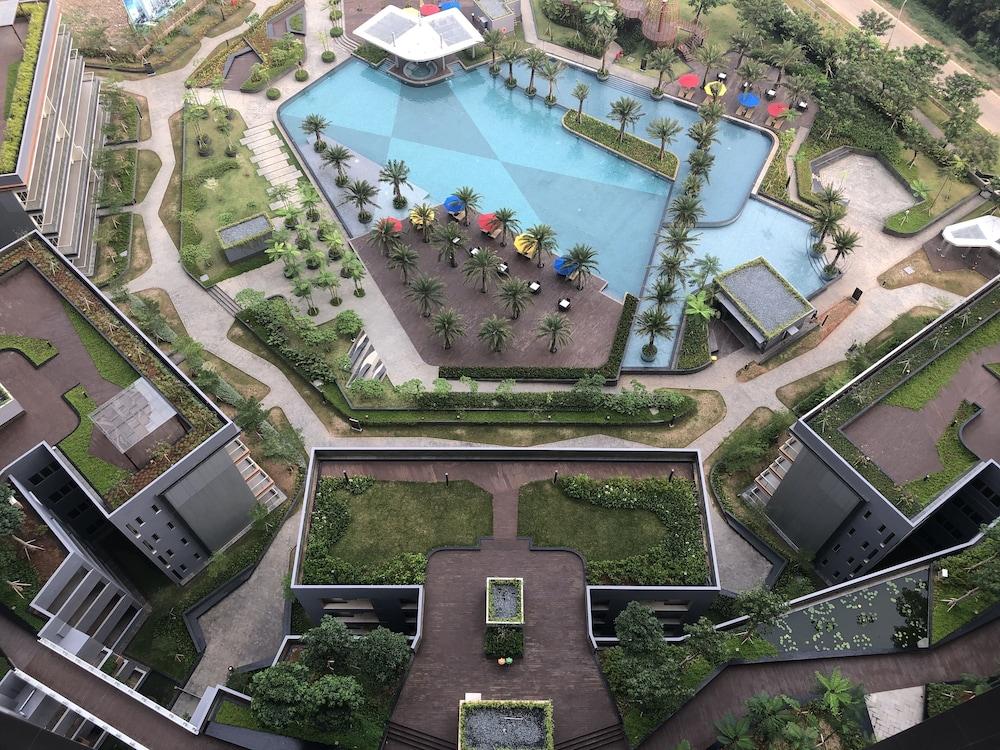 شقة جولد كوست بيك تطل على البحر من لونج سويتس منظر من الجو