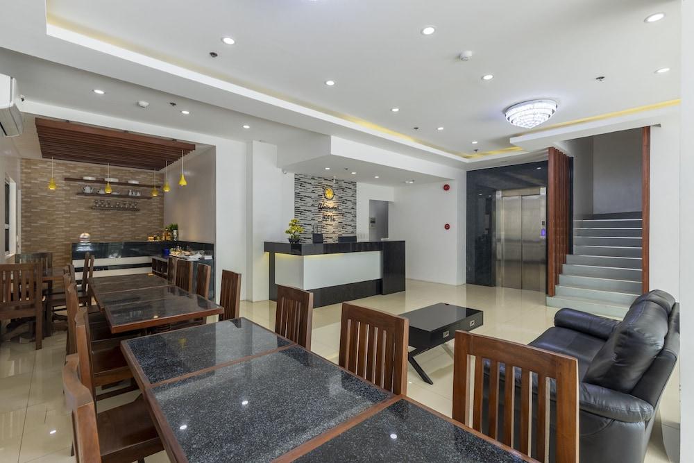 ييلوبيل هوتل الردهة