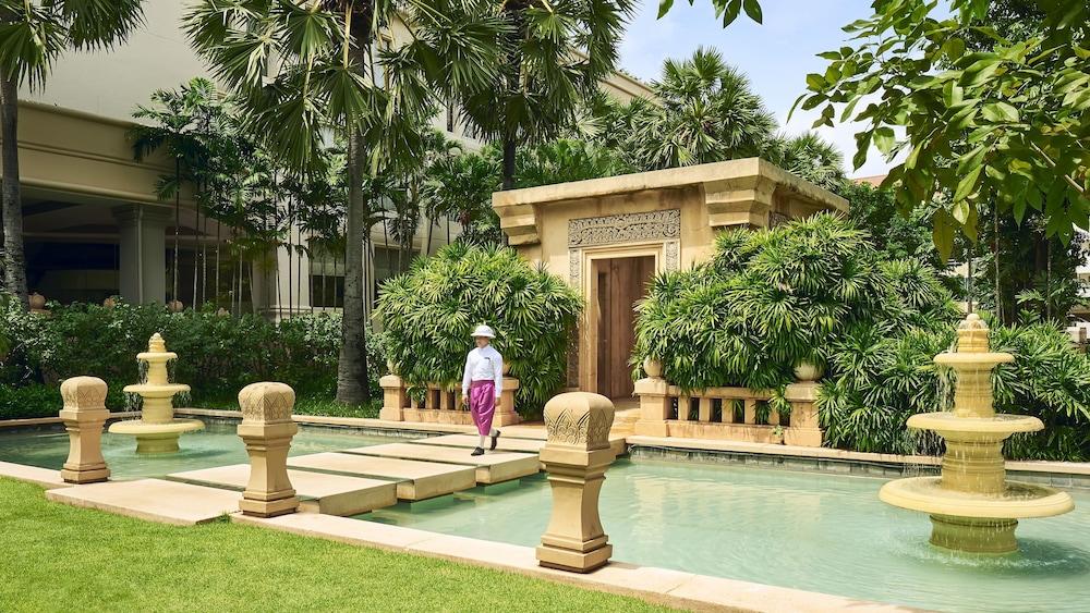 ذا جرايت ديوك فنوم بين المنطقة المحيطة بالمنشأة