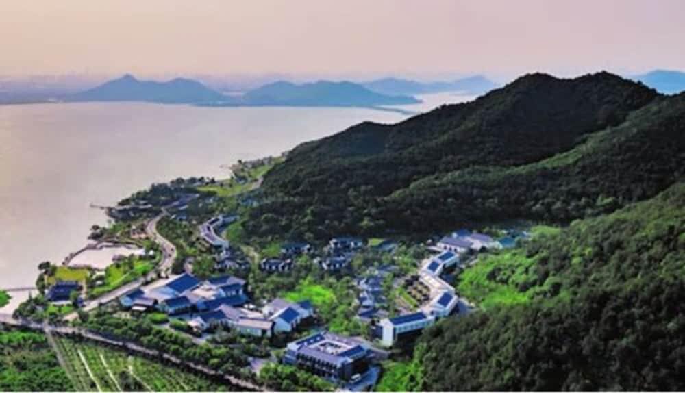 Cordis Dongqian Lake Ningbo Aerial View