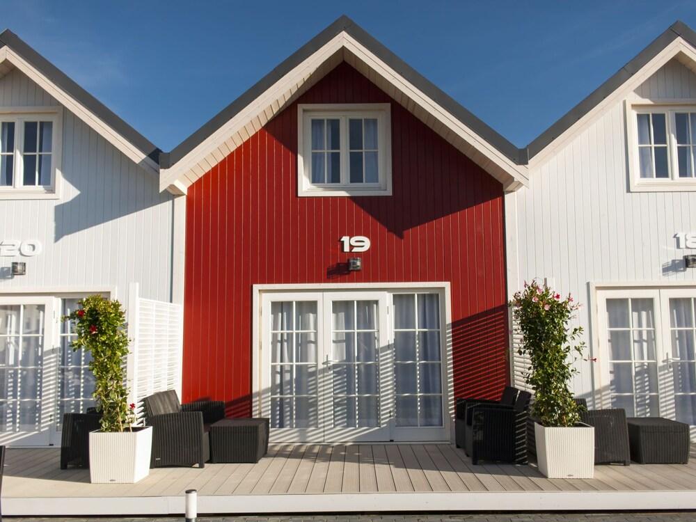 Sunny Cottages in Mielno. Large Area, Swimming Pool, Playground, Animations Exterior