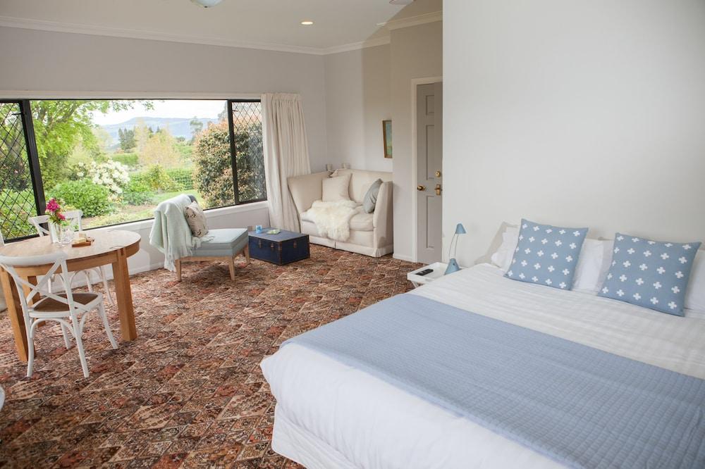 Clover Downs Room