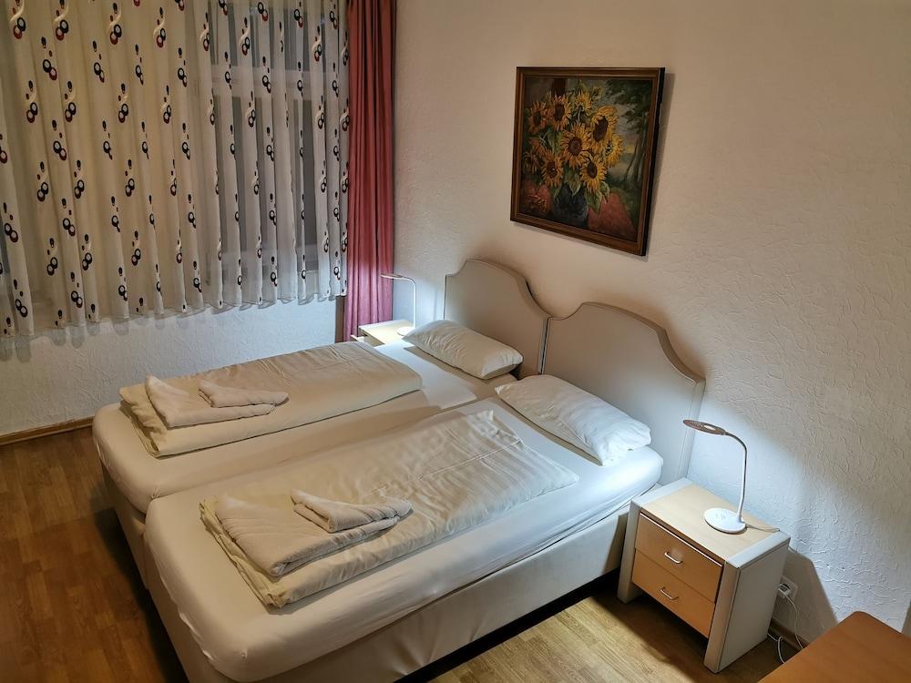 هوتل لوبيكار هوف غرفة