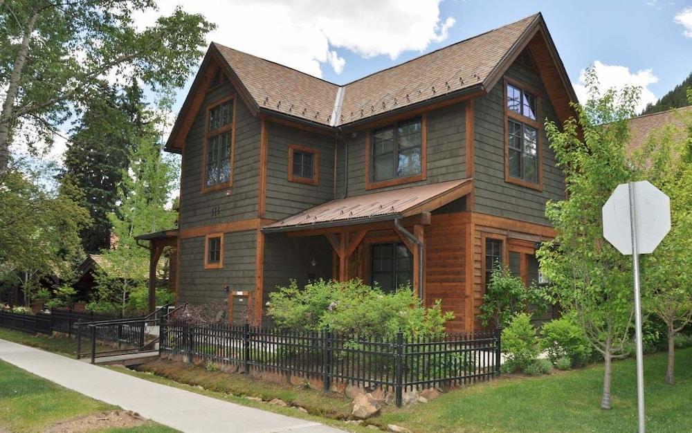 كريستيانا أسبين