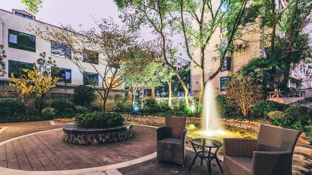 Atour Light Hotel Wuchang Railway Station Wuhan Property Grounds