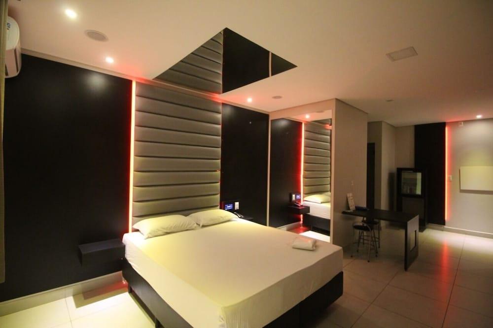 بلازا موتل - للبالغين فقط