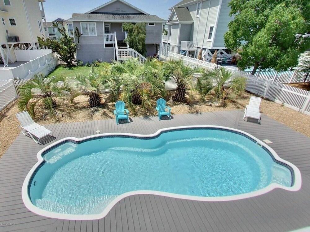 هولدين أون ساوث فور بيد روم هوم باي ريدونينج زحليقة مائية