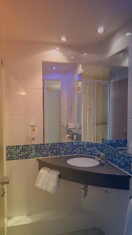 هوليداي إن إكسبريس شتوتجارت إيربورت أخرى