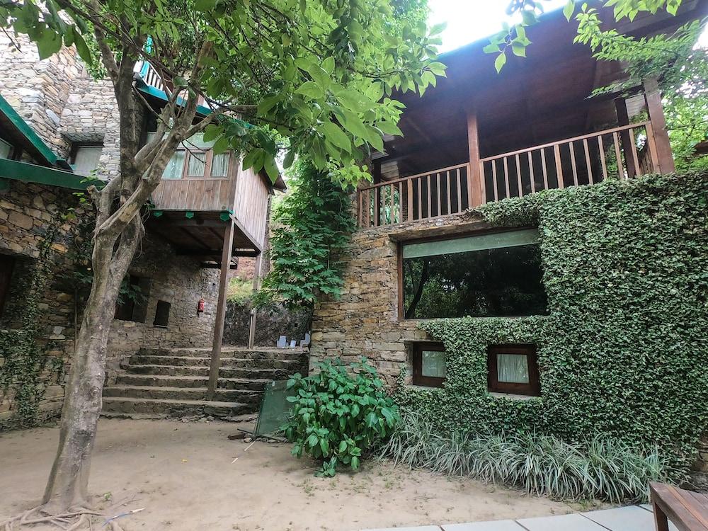 Aamod Monolith Resort Bhimtal Exterior