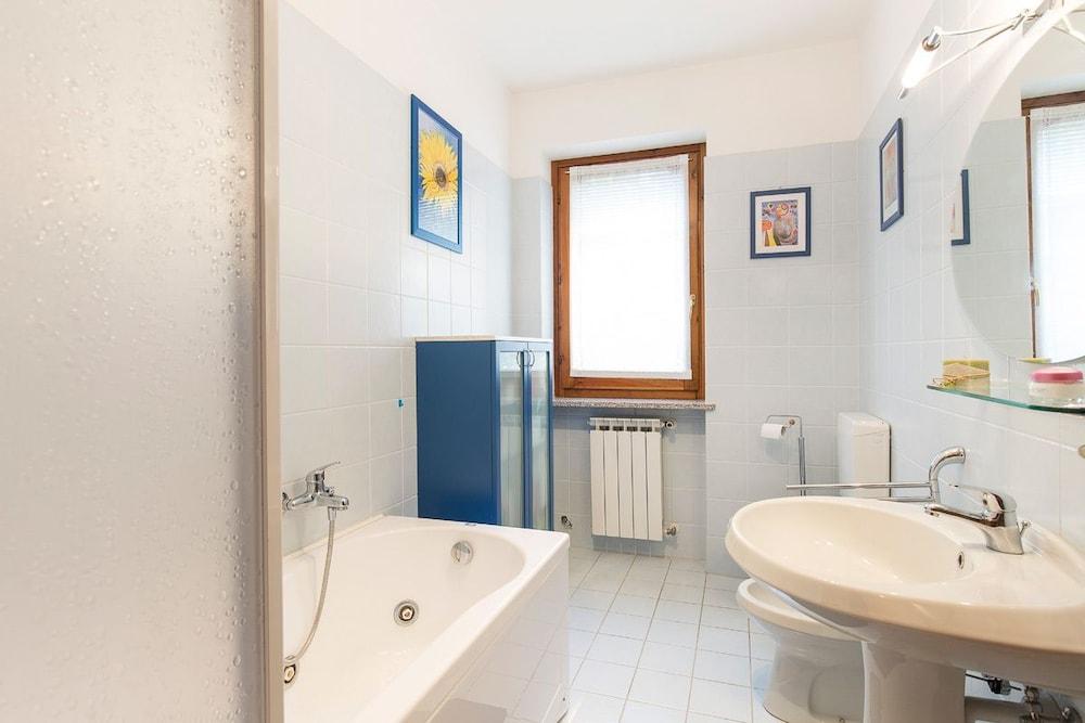 إمبيرو هاوس رينت - مونت جرابا حمام