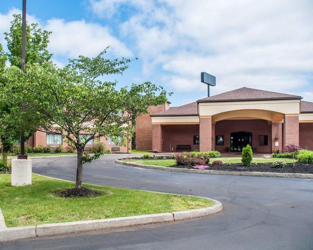 كومفورت سويتس مطار بافالو الصورة الأساسية