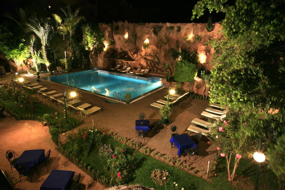 إمبريال هوليداي هوتل آند سبا حمام سباحة مكشوف