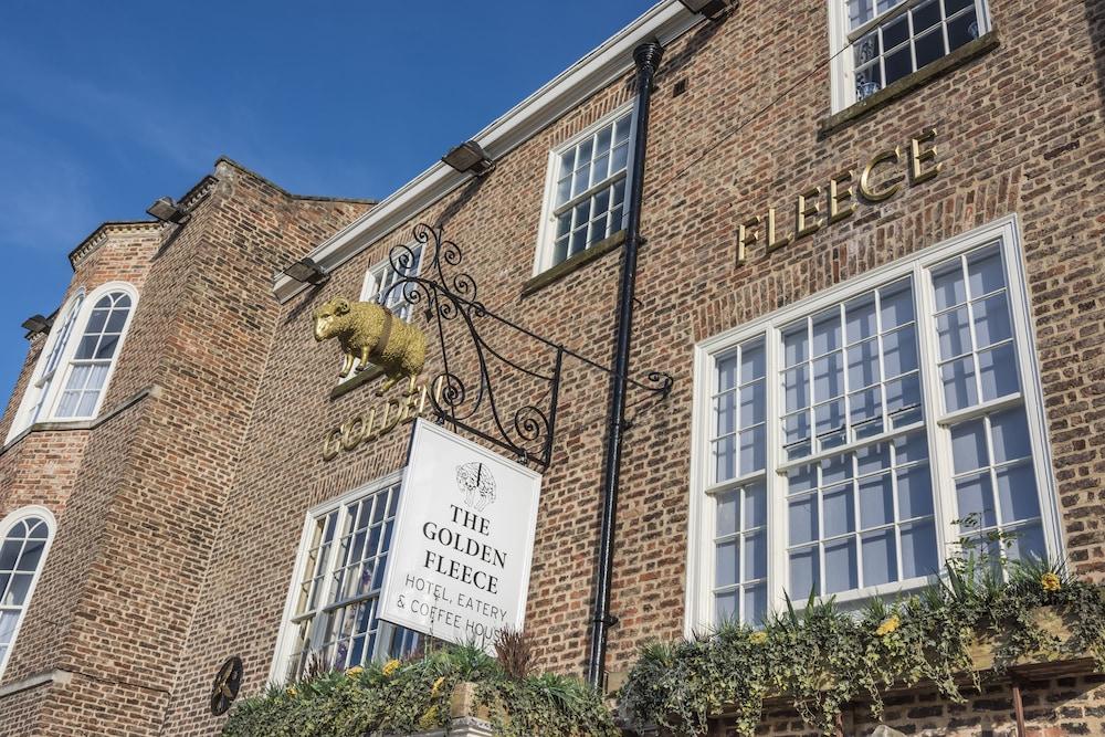 ذا جولدن فليس هوتل، ثيرسك، نورث يوركشير تفاصيل الفندق من الخارج