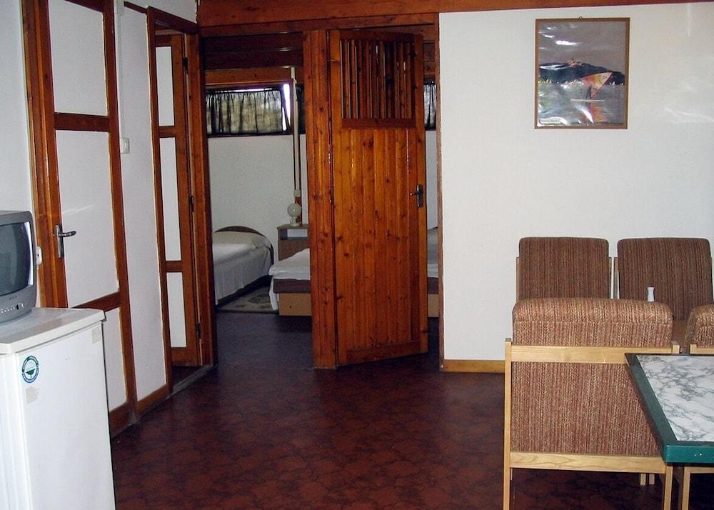 بالاتون توريست فادفيراج كيمبينج تفاصيل الفندق من الداخل