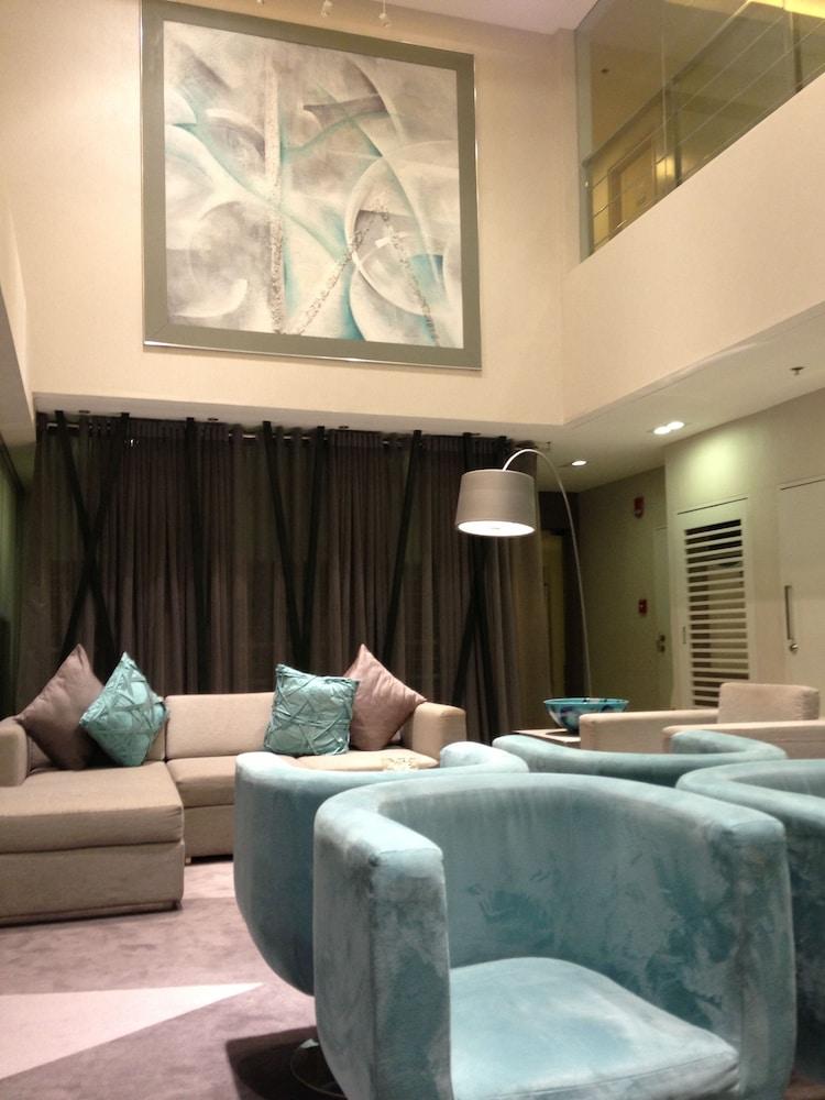 أوشن بلو مانيلا كوندوتل سي ريذيدنسيس منطقة الجلوس في الردهة