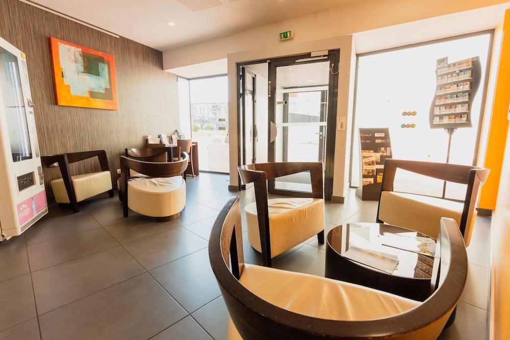 شقة فندقية تقع في مير آند جولف سيتي في وسط مدينة بربنيون داخلي