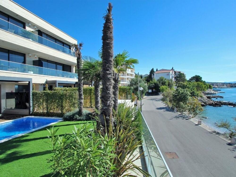 لاكوريوس أبارتمنت وذ برايفت بول آند سي فيو نير ذا بيتش إن كريكفينيكا المنطقة الخارجية