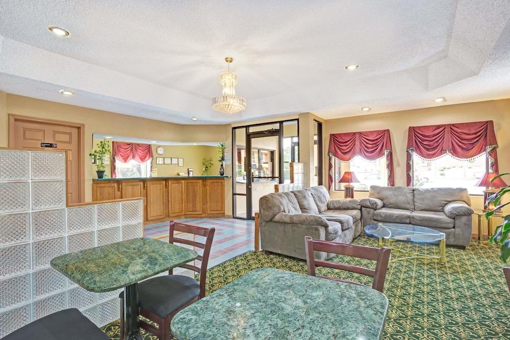 ترافلودج باي ويندام فورست بارك أتلانتا ساوث