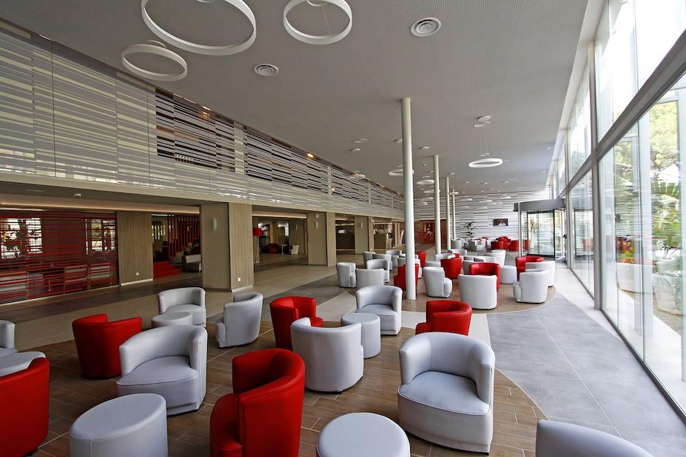 BG Hotel Tonga Tower Lobby Sitting Area