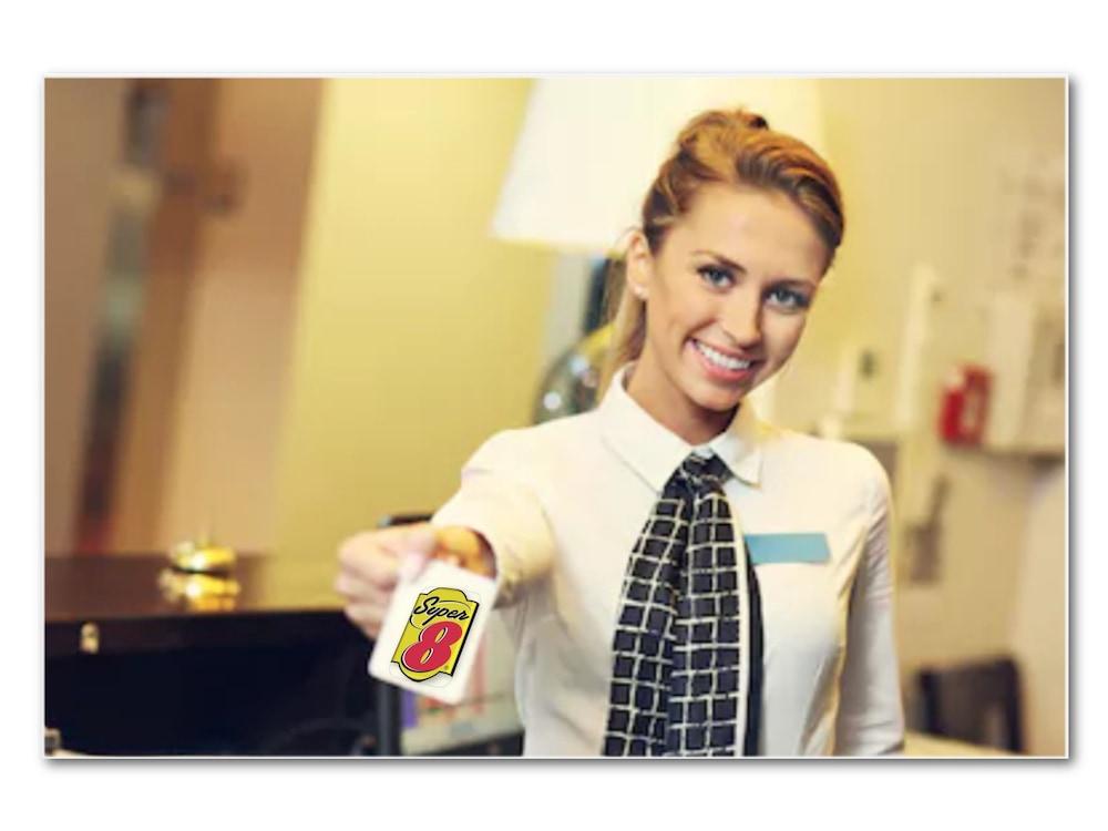 سوبر 8 باي ويندام بايرون/ساوث ماكون منصة تسجيل إجراءات الوصول/المغادرة