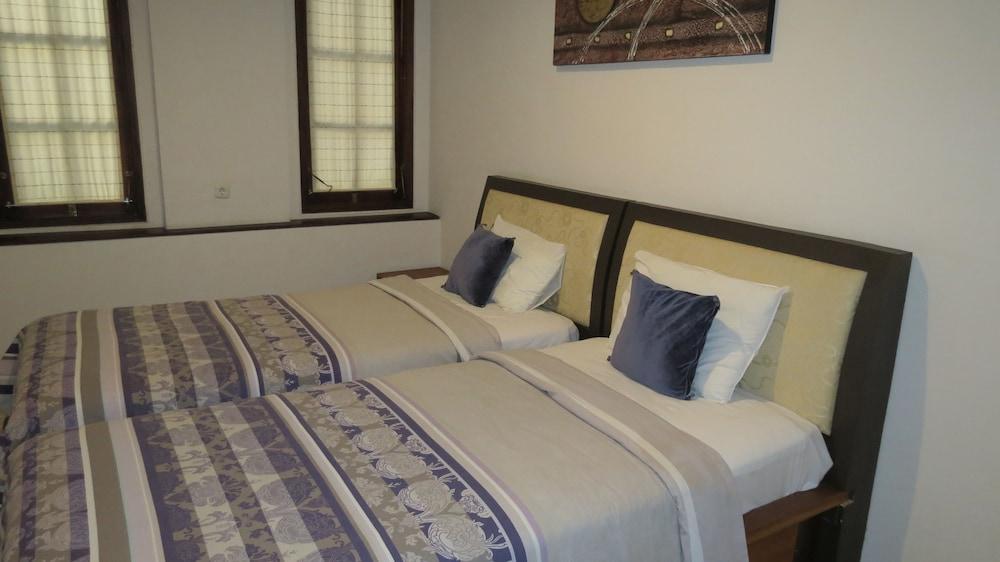 Beachfront Suite Alit Room