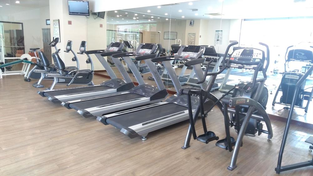 Peaceful Service Suite At Times Square Fitness Facility