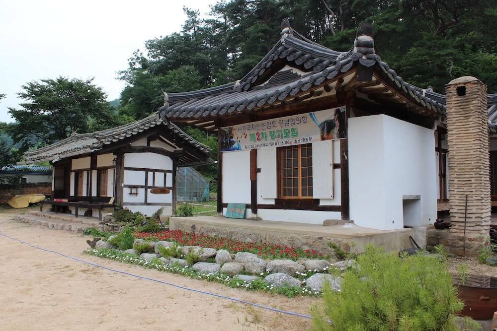 Chungwondang Exterior