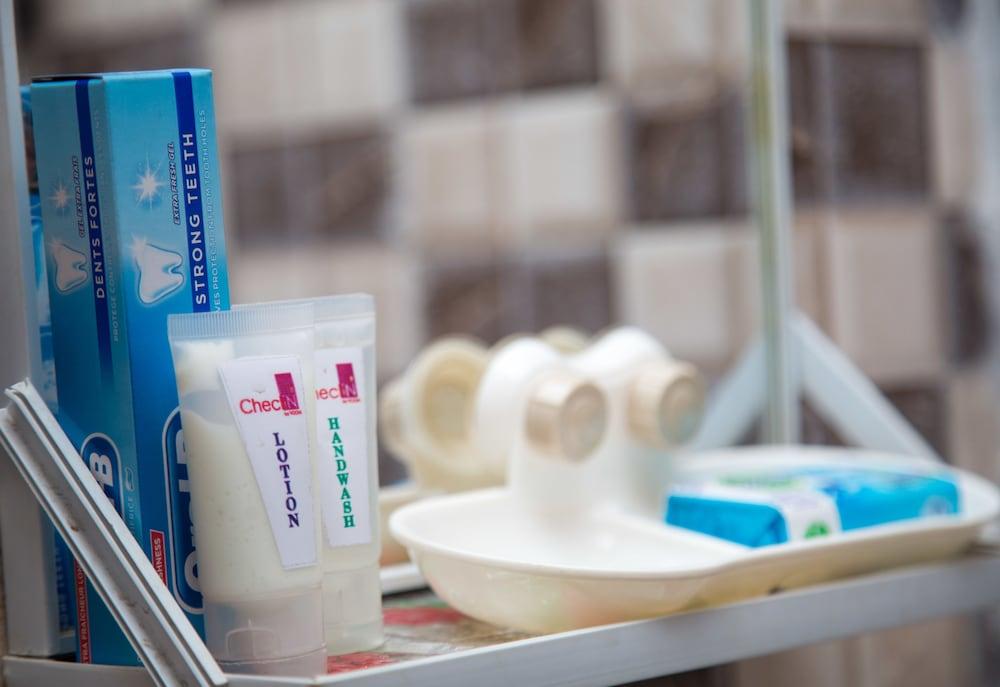 Check-In By Voom Bathroom Amenities