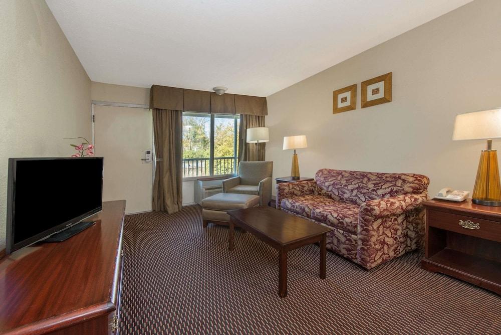 دايز إن آند سويتس باي ويندام دايتون نورث غرفة