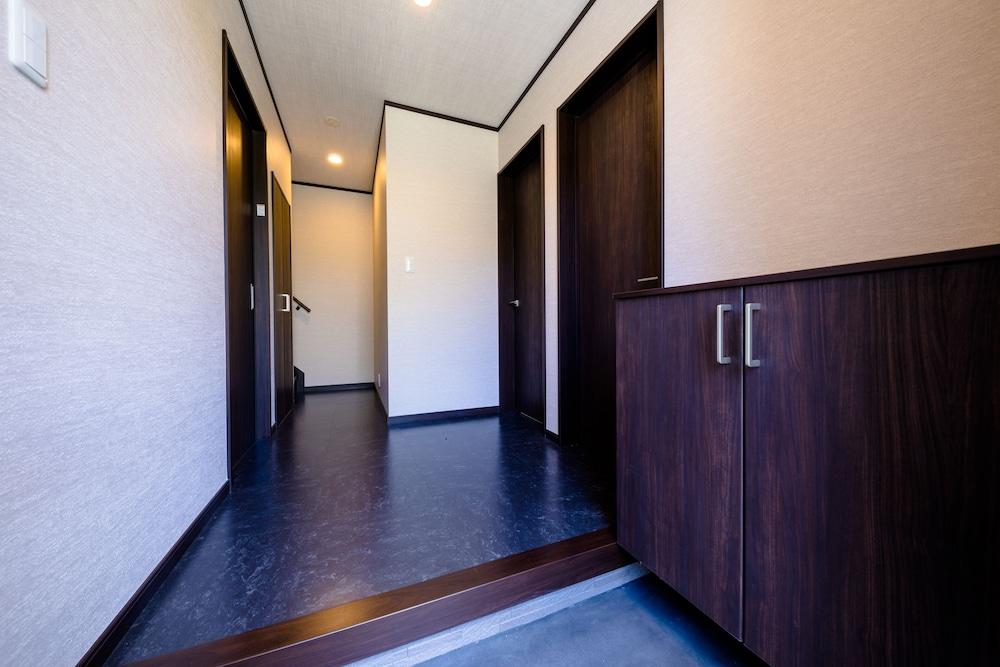 Mt. View B Interior Entrance