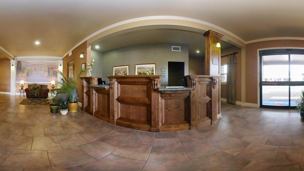 كمفرت إن آند سويتس أوكياه ميندوسينو كاونتي منطقة الاستقبال