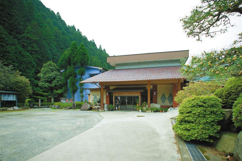 Houraku Featured Image