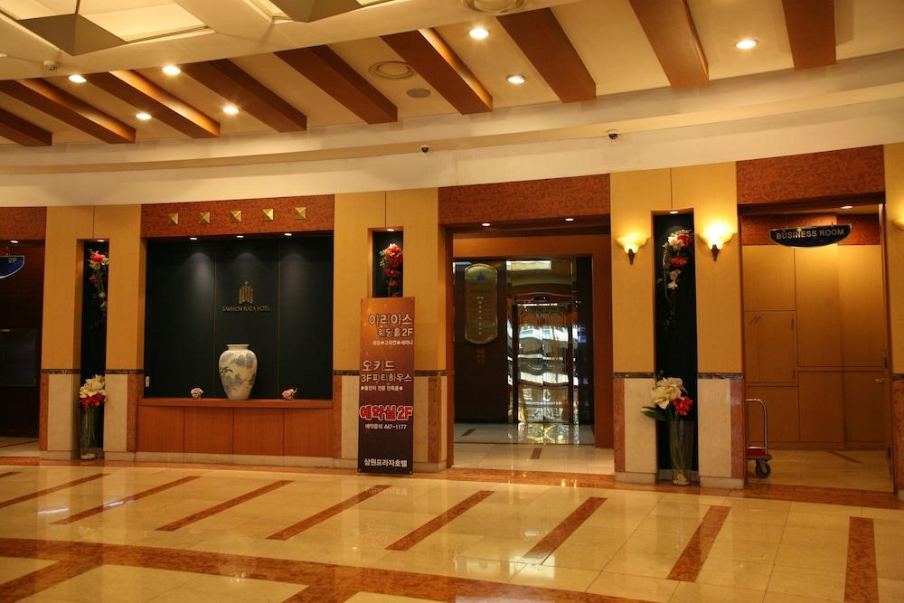 Hotel Samwon Plaza Lobby