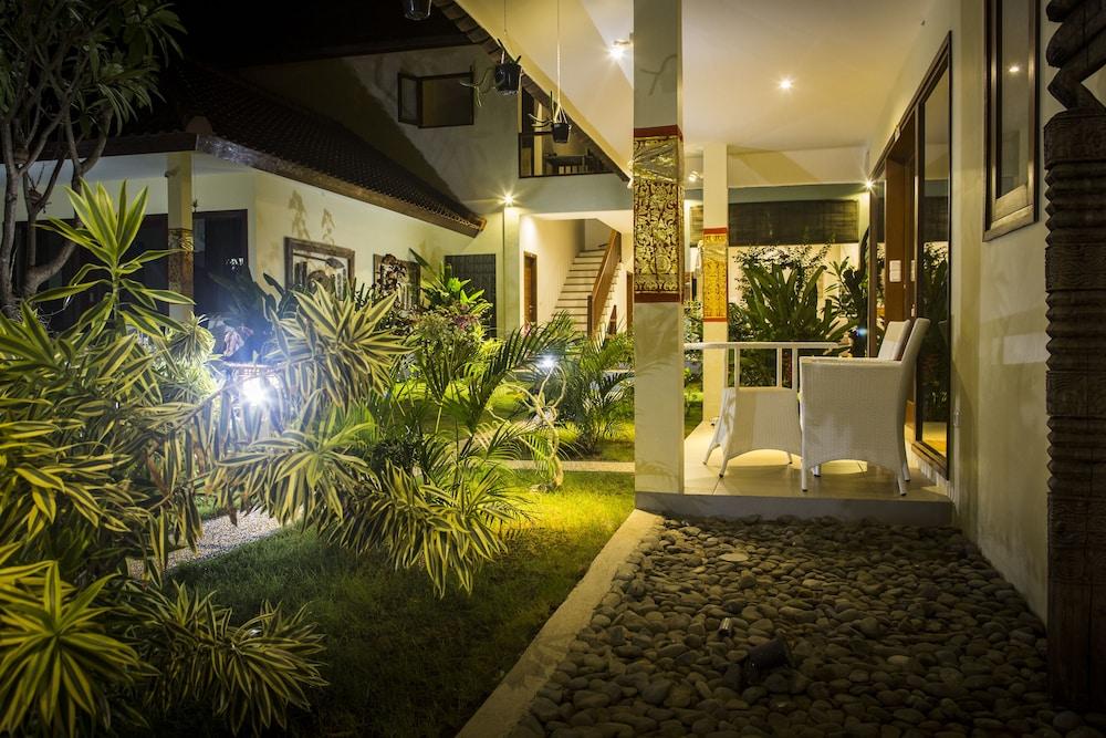 Mimpi Nyata Villa & Dive Center Property Grounds