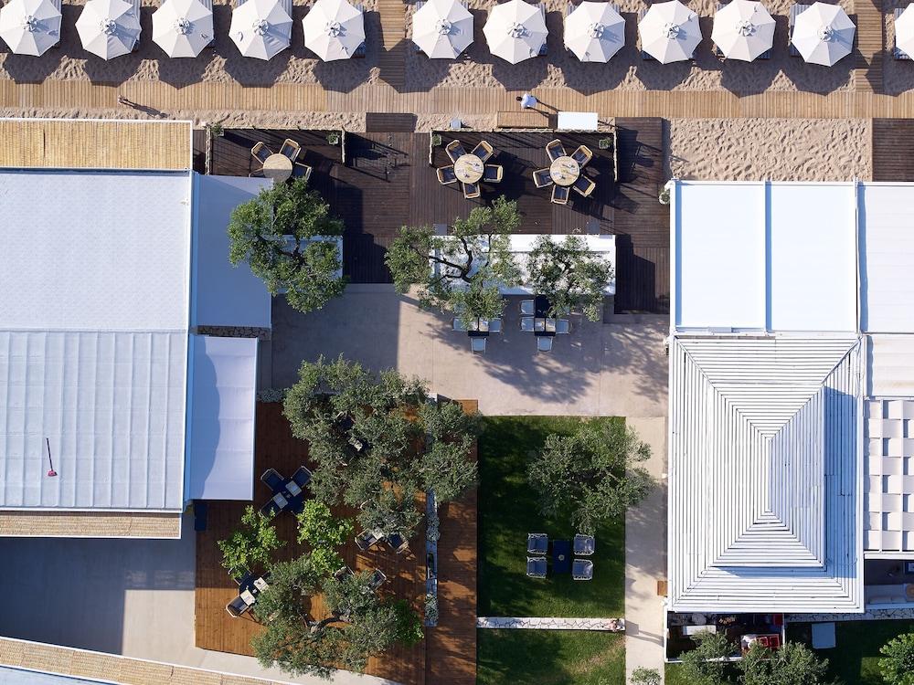 ليشنوس بيتش هوتل آند سويتس منظر من الجو