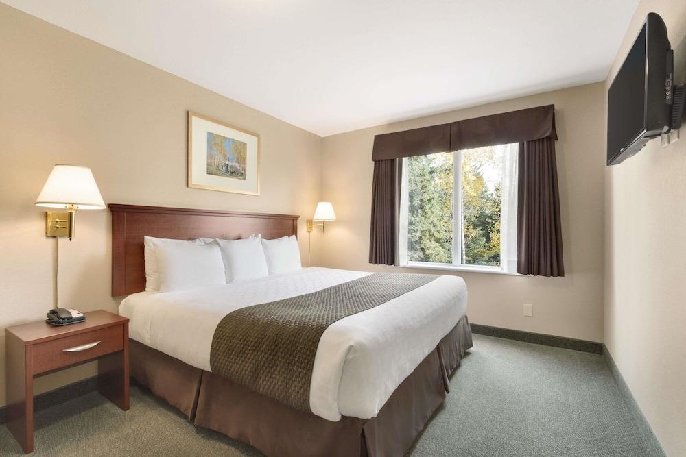Days Inn by Wyndham Thunder Bay North Room
