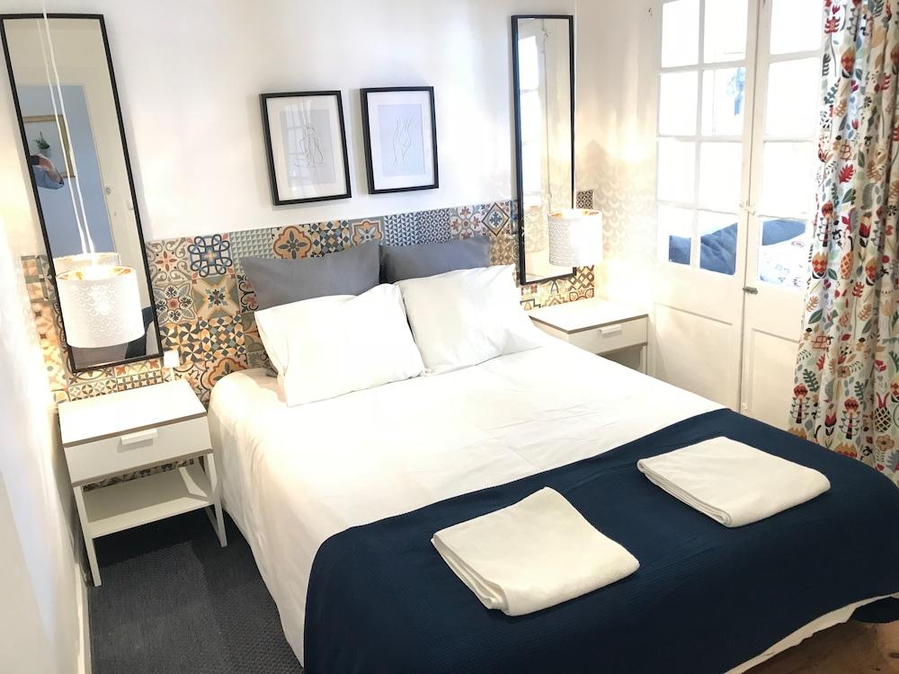 Beautiful Flat with Great View in Prime Location Room