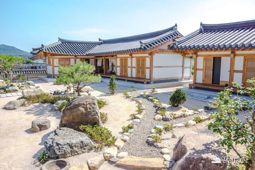 Gyeongju Hanok1st Property Grounds
