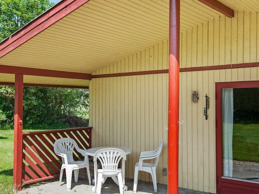 لفيلي كوتيدج إن روند جوتلاند ويذ كيدز بلاي جراوند المنطقة الخارجية