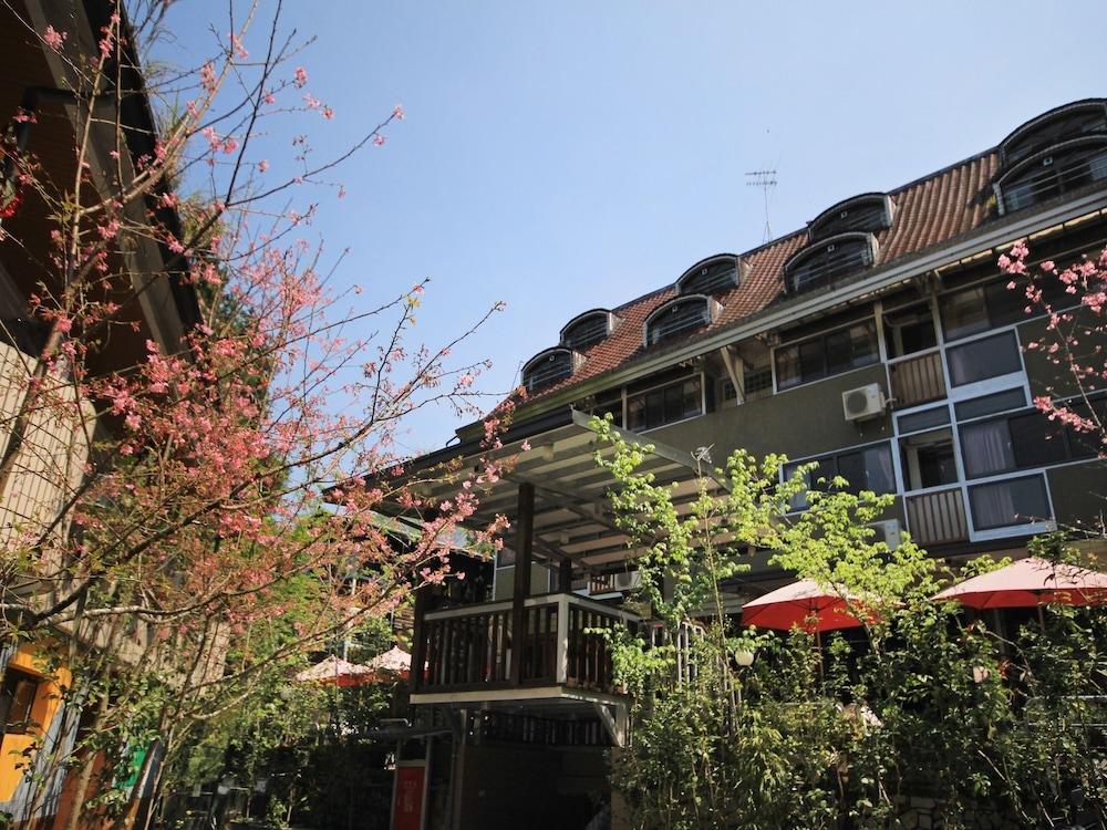 Gemlu Hotel