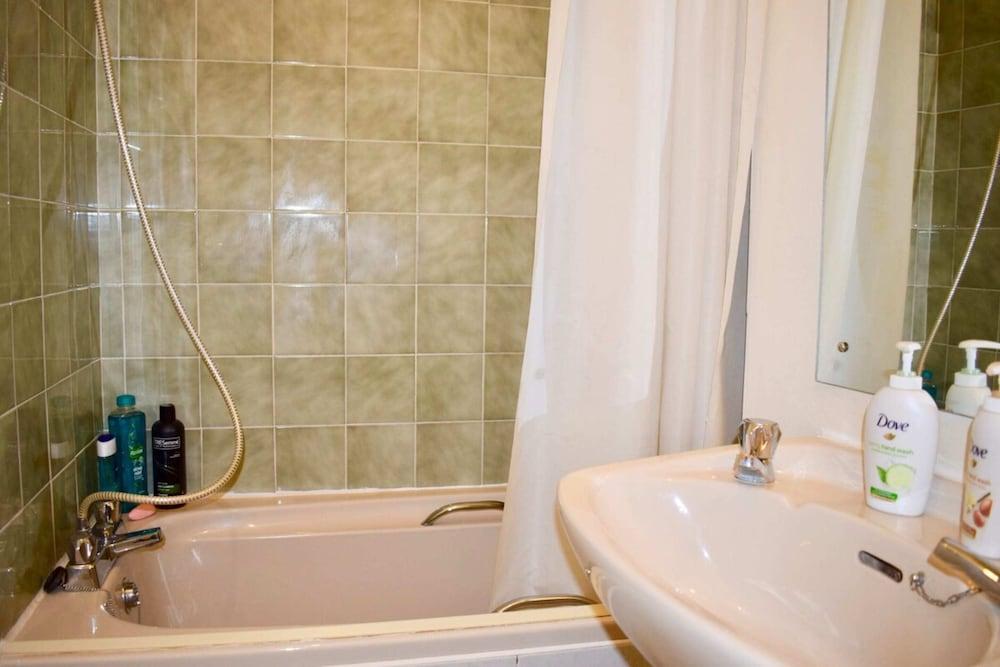 شقة لوفلي مكونة من غرفة نوم واحدة في وسط دبلن حمام