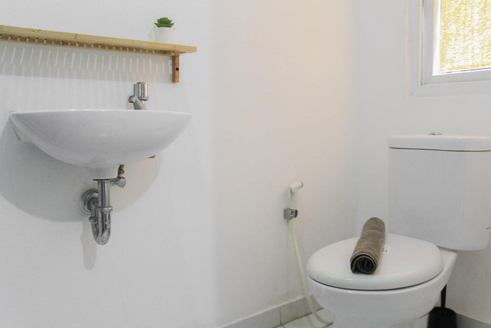 ستيليش آند بوش ستوديو أيروبوليس أبارتمنت حمام