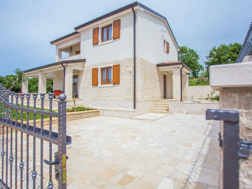 Beautiful Cottage in Kastelir With Private Pool Exterior