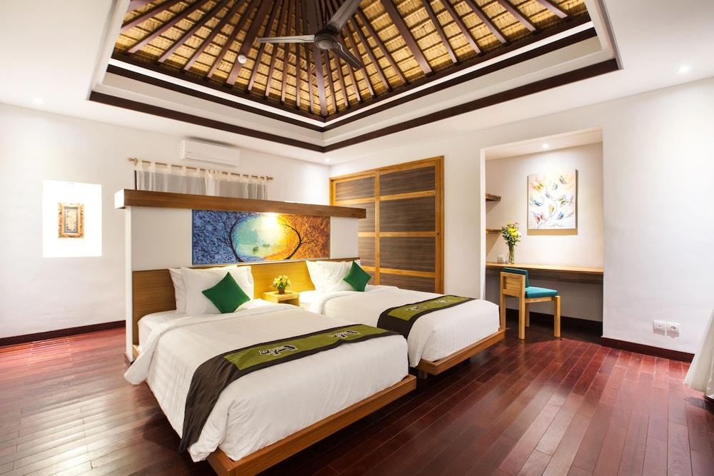 Sunset Paradise Villa Jimbaran 3003 Room