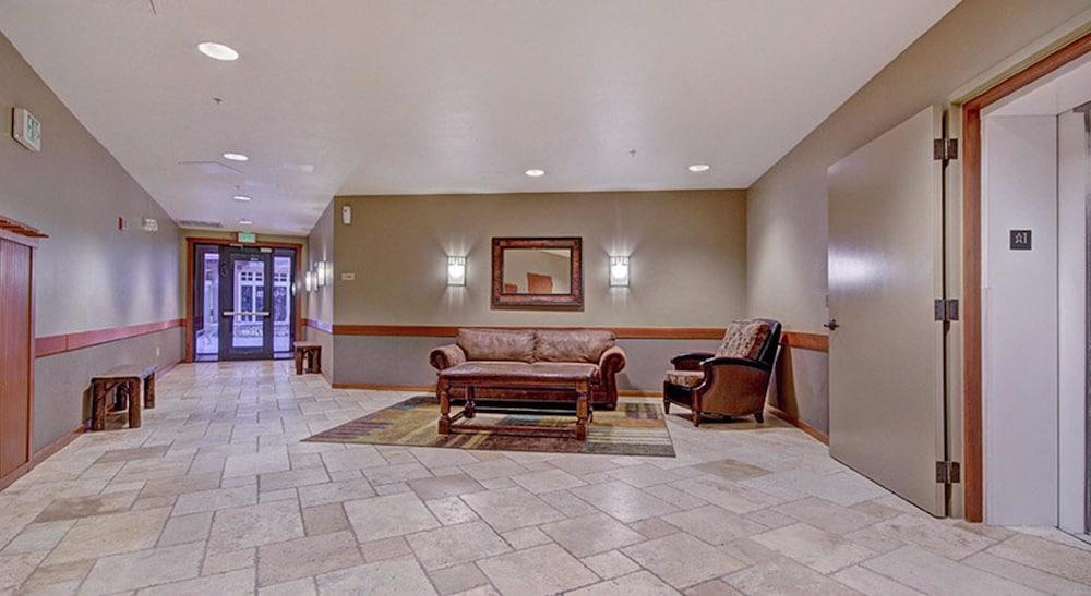 Copper One at Center Village by Copper Mountain Lodging Lobby Sitting Area