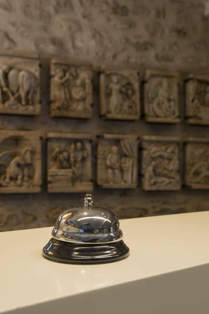 هوتل ميوزيو ليجينديه دو جيرونا منصة تسجيل إجراءات الوصول/المغادرة