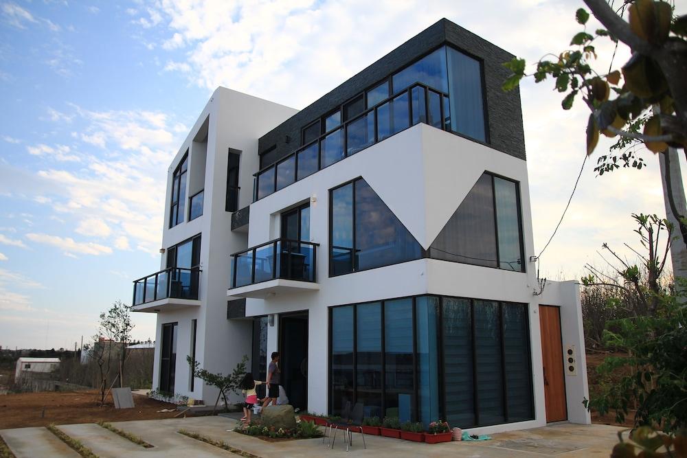 Villa Iris Exterior